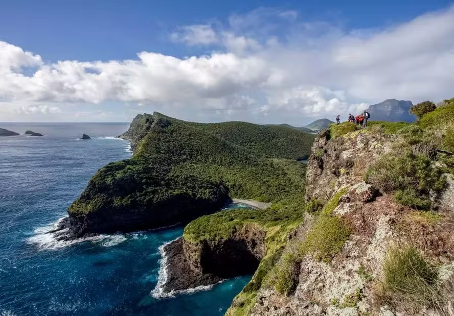 A ilha de Lord Howe é conhecida pelo visual paradisíaco e as iniciativas eficientes de preservação da fauna e flora 