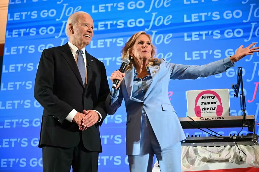 Joe Biden e Jill Biden em evento pós-debate, organizado pela campanha democrata em Atlanta 