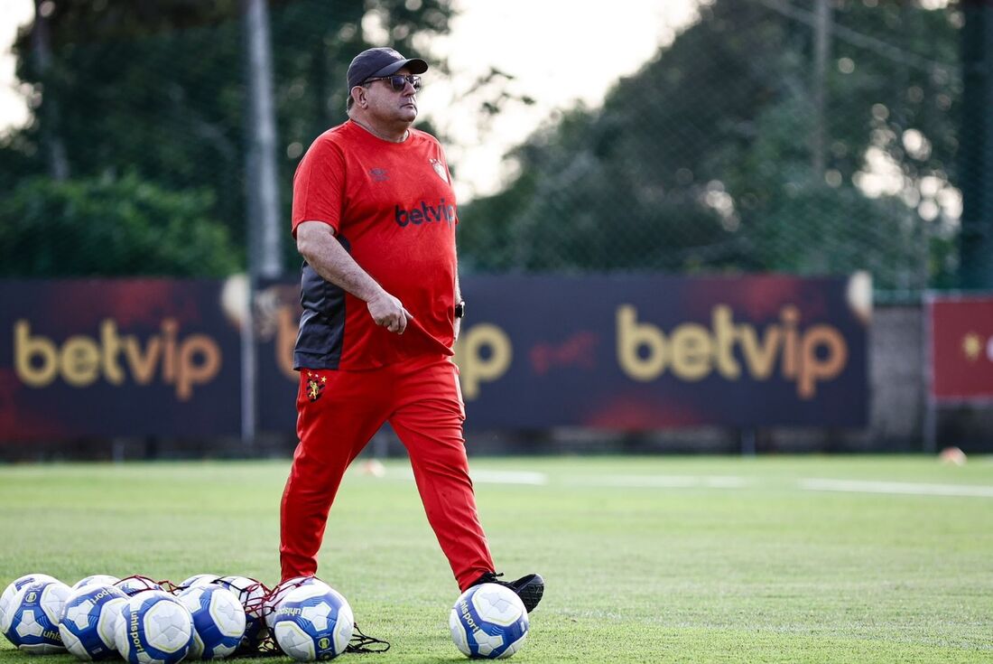 Guto Ferreira, técnico do Sport