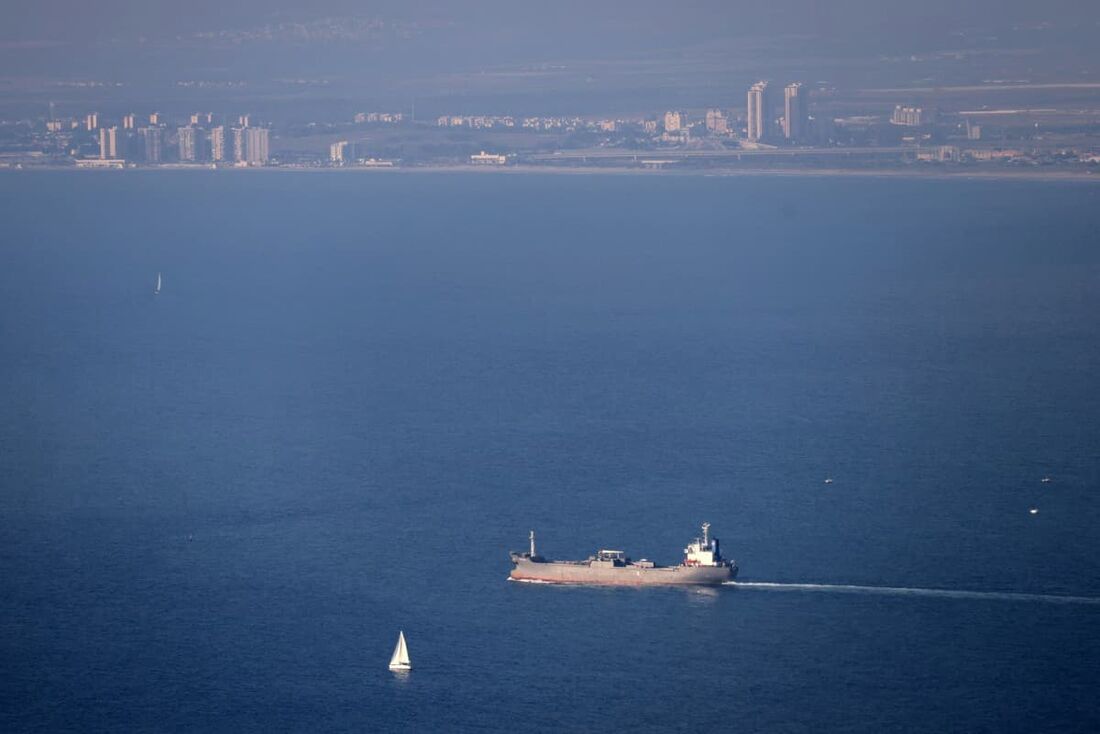 Visão geral mostra o porto de Haifa em meio a tensões regionais durante a guerra em andamento entre Israel e o movimento palestino Hamas na Faixa de Gaza