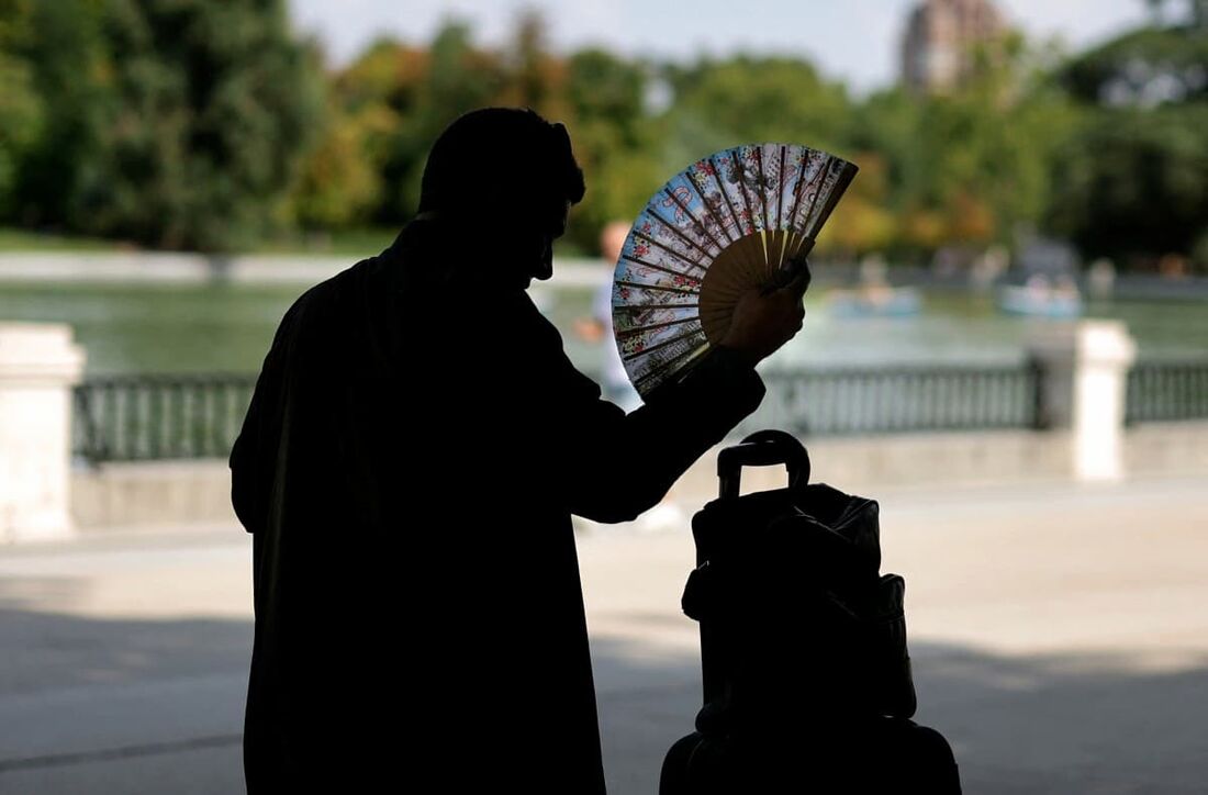 A Espanha experimentou em agosto de 2024 uma onda de calor de 21 dias em três das maiores cidades da Espanha - Madri, Barcelona e Zaragoza