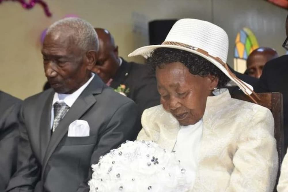 Os apaixonados Ibrahim Mbogo e Tabitha Wangui, se casaram no último domingo após de 64 anos de namoro