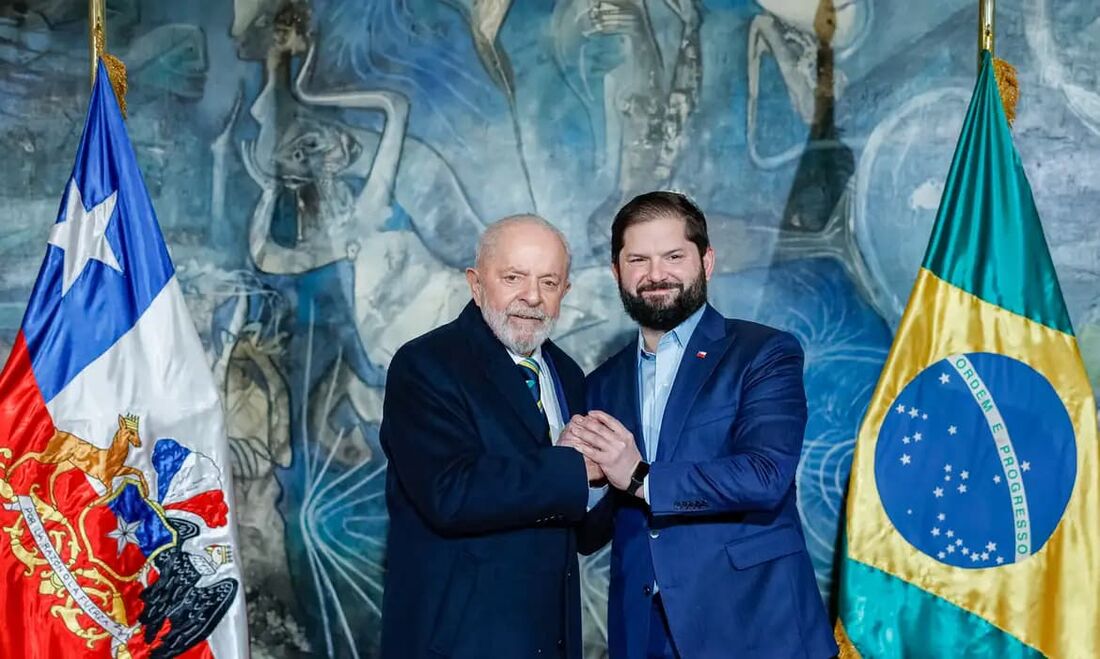 O presidente Luiz Inácio Lula da Silva em visita oficial ao Chile, com o presidente do país, Gabriel Boric, no Palácio de La Moneda, em Santiago