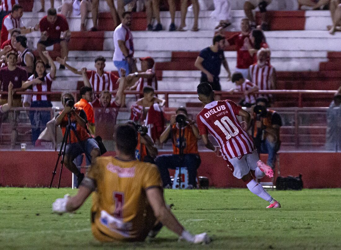 Gustavo Maia, atacante do Náutico