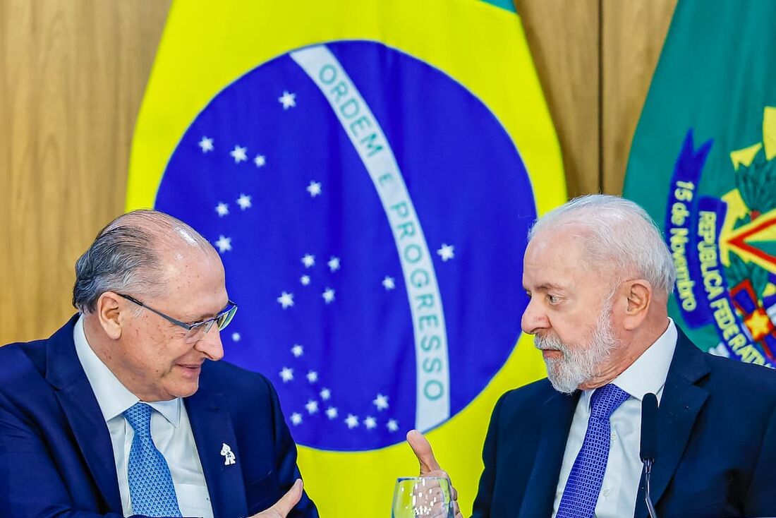 Geraldo Alckmin e Lula em solenidade 