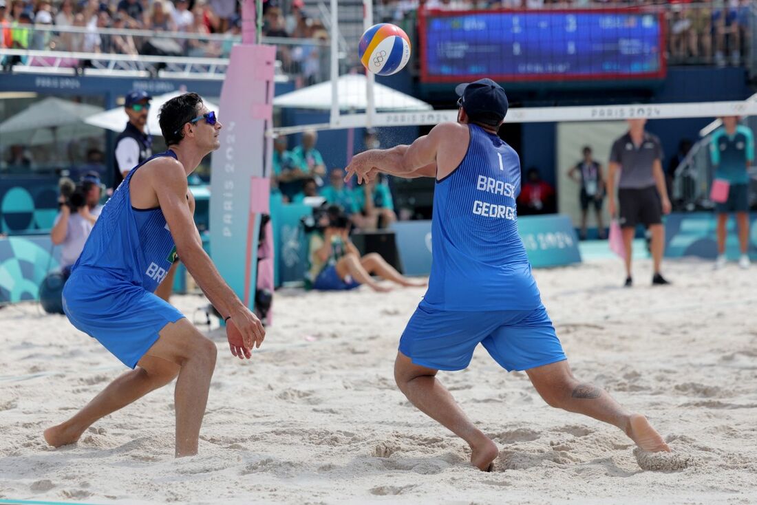 André e George, dupla do vôlei de praia