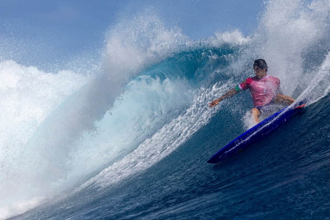 Gabriel Medina avança na disputa do surfe olímpico