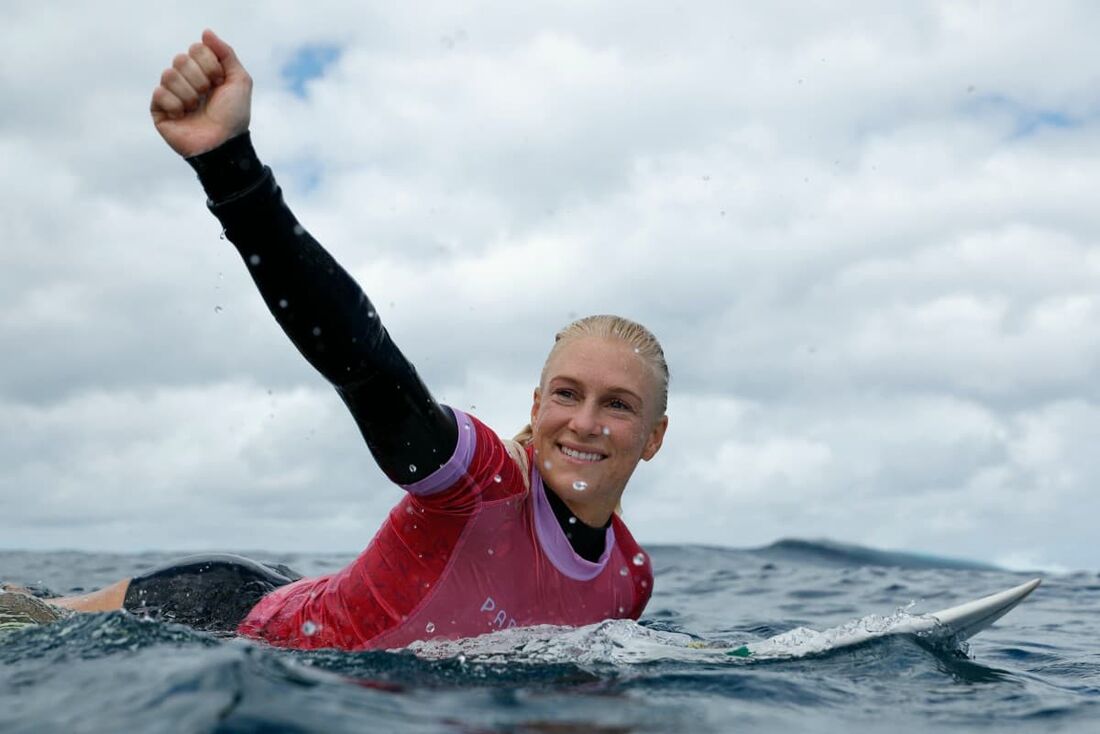 Tatiana Weston-Webb, surfista brasileira nos Jogos Olímpicos de Paris 