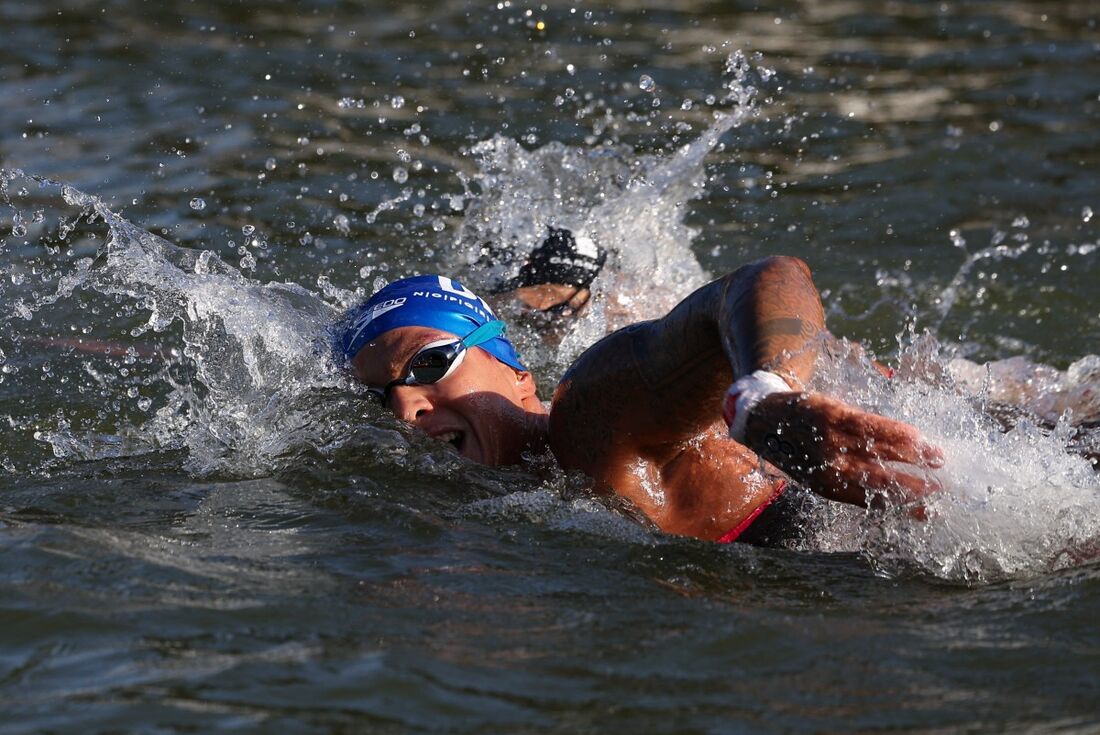 Ana Marcela Cunha na maratona aquática de Paris