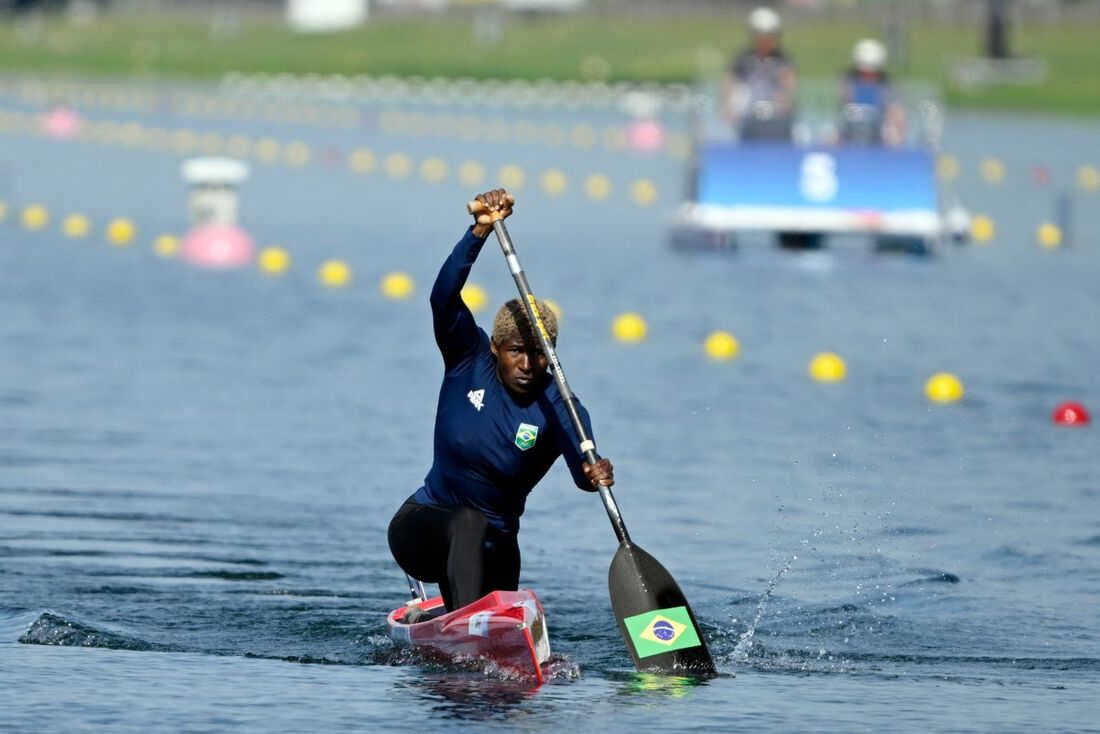 Valdenice Conceição na canoagem C1 200m