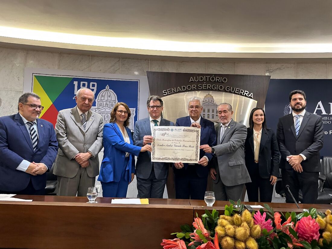 Ao receber o título, Vicente Rosa lembrou suas origens, na cidade de Santa Maria (RS)