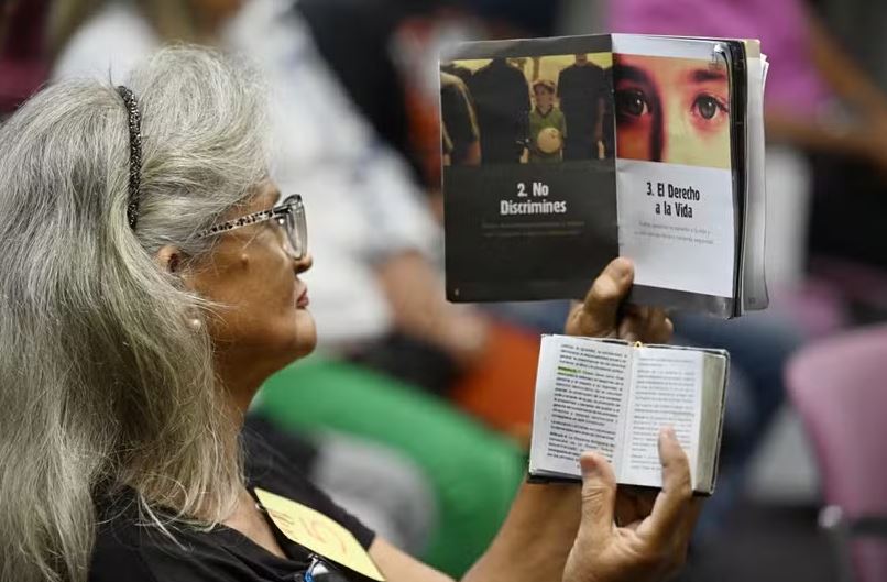 Reunião com grupos locais de direitos humanos e parentes dos detidos durante os protestos após as eleições presidenciais 