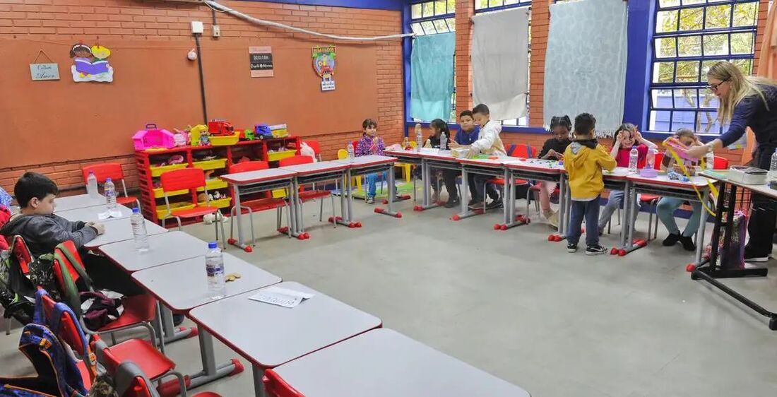 Volta à aulas: 650 alunos retomam as atividades, fechando assim 100% dos 4.147 estudantes das escolas que foram alagadas