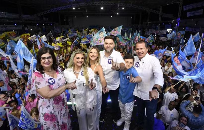 Rosinha discursa em evento de lançamento de candidatura do filho 