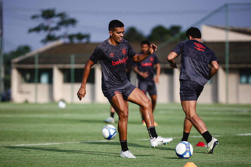 Igor Cariús, lateral-esquerdo do Sport