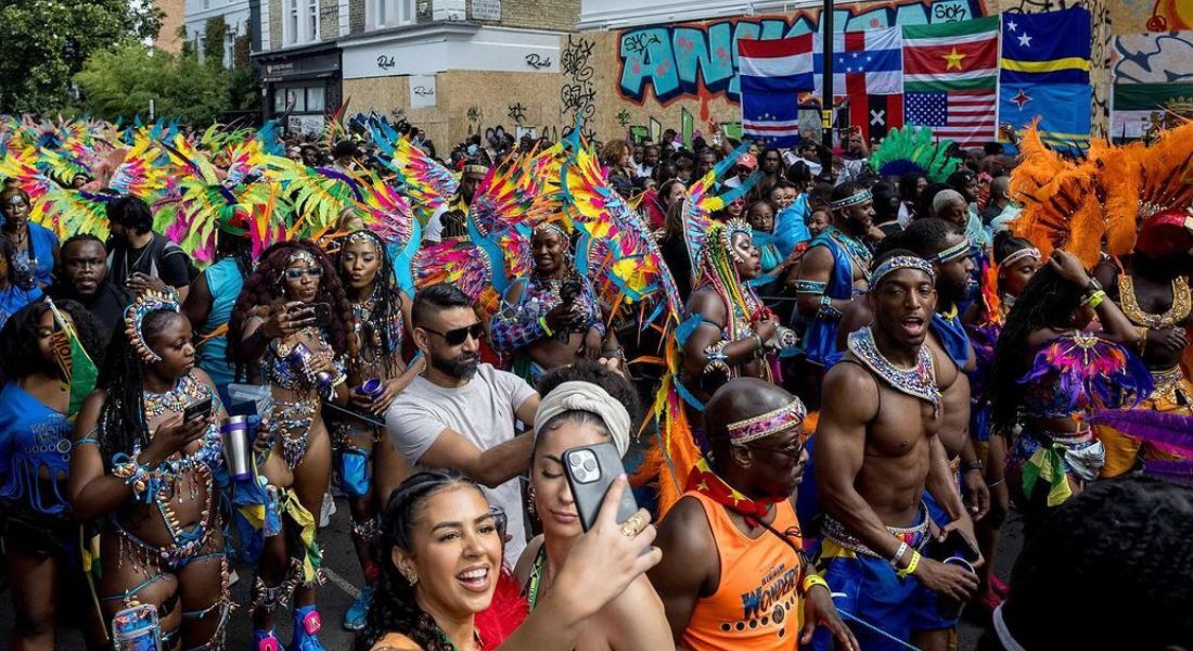 Polícia de Londres acusa duas pessoas por ataques no Carnaval de Notting Hill