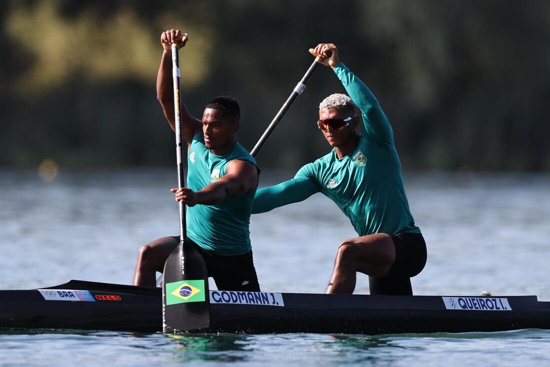 Isaquias Queiroz e Jacky Godmann na final da canoagem C2 500m