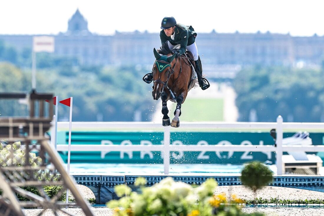 Stephan Barcha, com Primavera, na disputa do hipismo