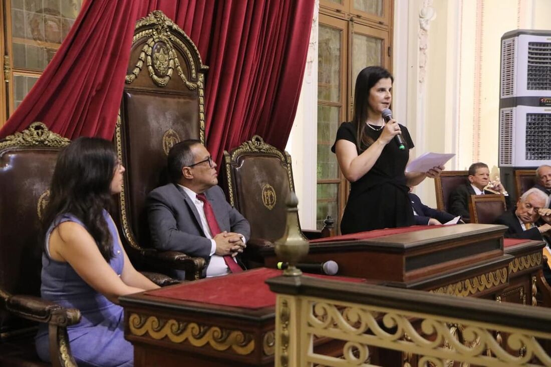 Érika Ferraz, a nova presidente do IAP, no discurso de posse