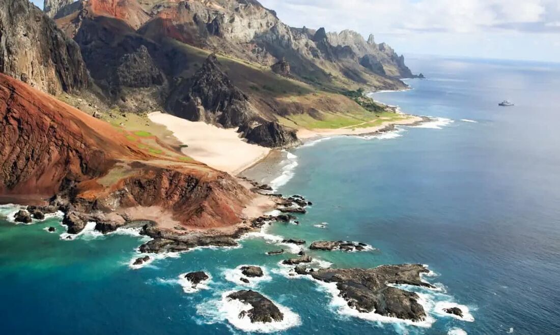 O IBGE disponibiliza a partir desta terça-feira (27) o novo limite leste do Sistema Costeiro-Marinho do país, em consonância com a Amazônia Azul