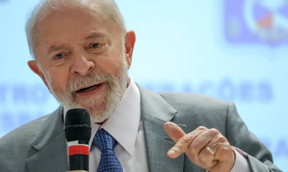 O presidente Luiz Inácio Lula da Silva criticou privatizações de empresas públicas em visita à Telebras