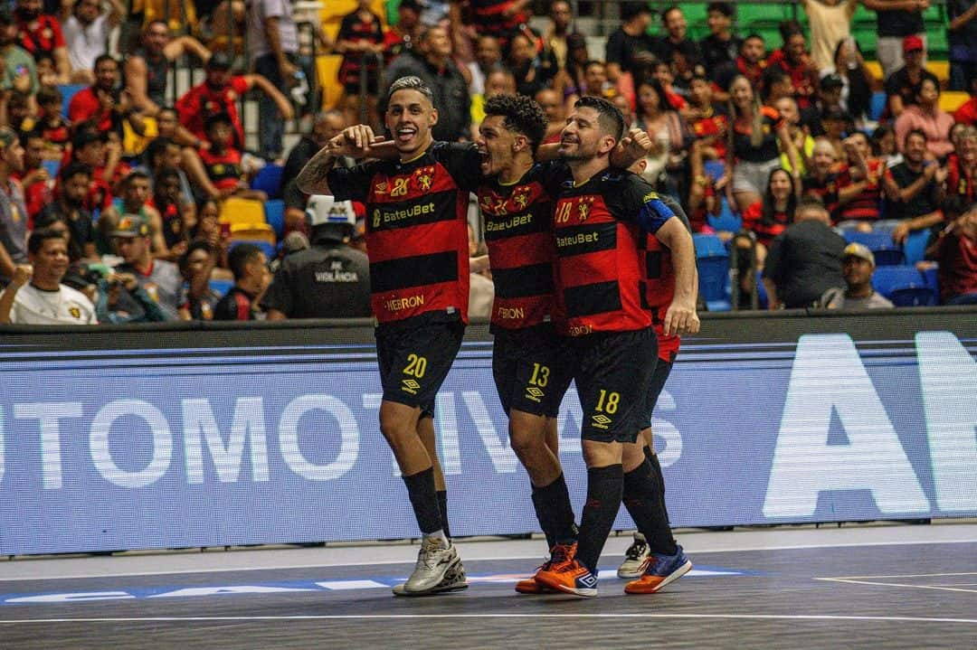 Sport vence mais uma no Brasileiro de Futsal no Ginásio do Geraldão 