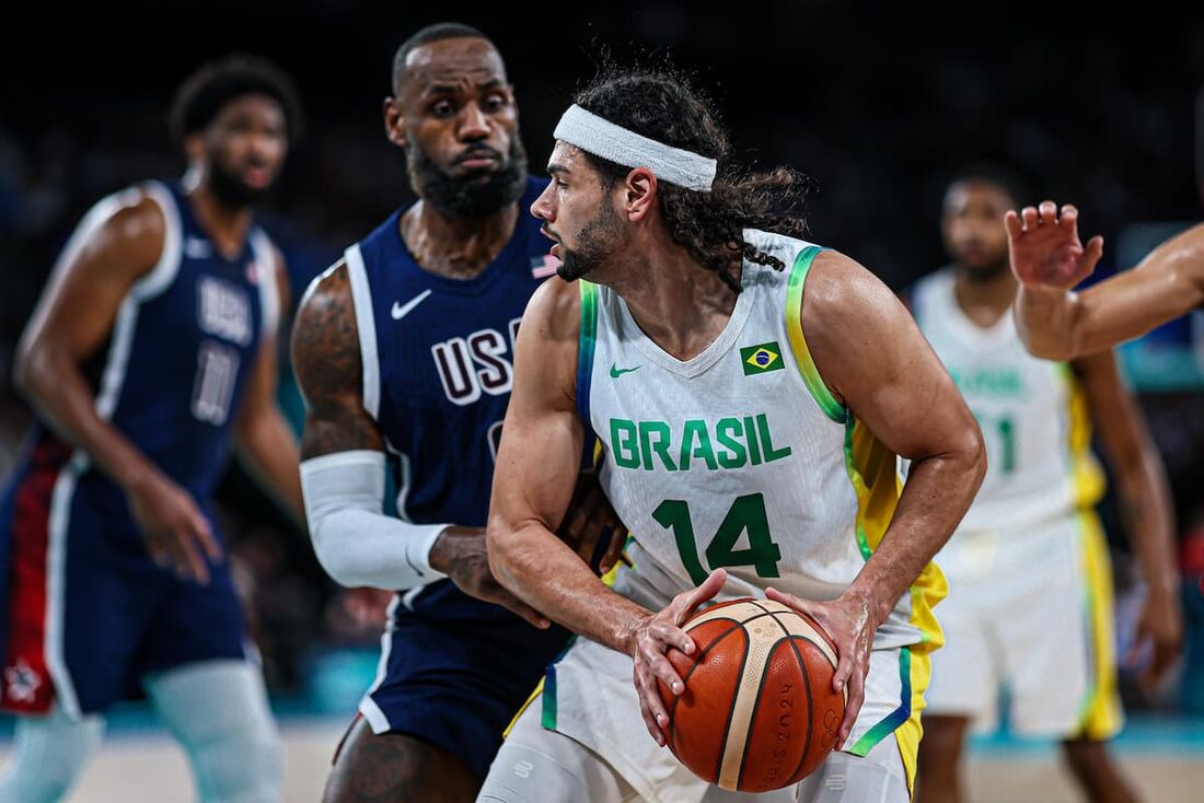 Brasil não conseguiu superar a forte equipe dos Estados Unidos de Lebron James e companhia 