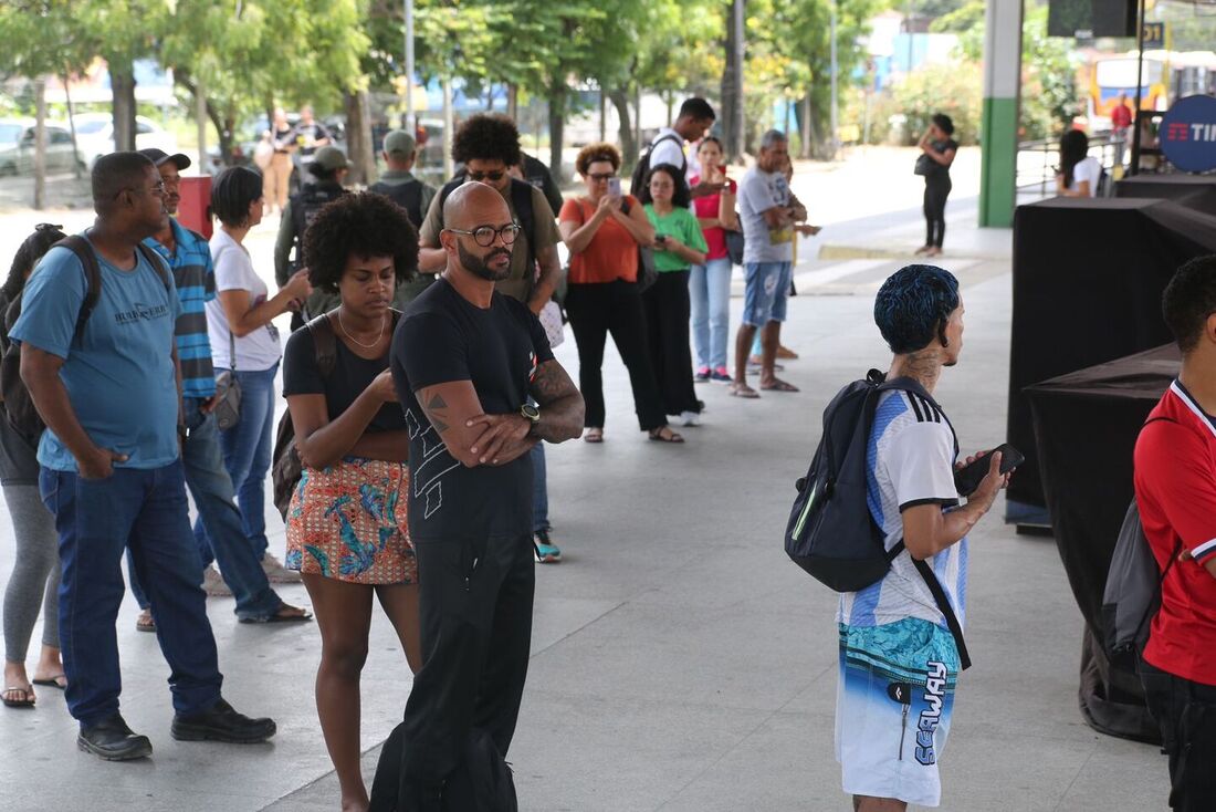 Greve começou nesta segunda-feira (12)