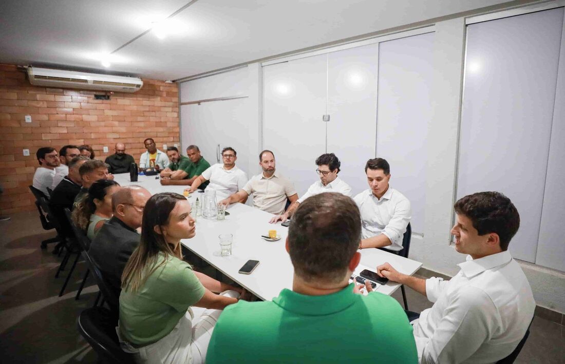 João Campos se reúne com lideranças do PV