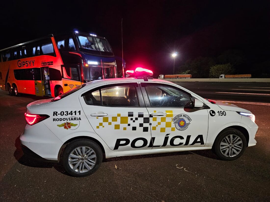 Ônibus onde assassino estava foi interceptado por policiais. Homem terminou preso