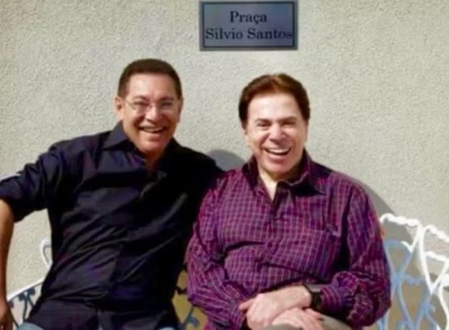 Silvio Santos recebe homenagem de Jassa, cabeleireiro do apresentador por 40 anos: 'Eternamente' 