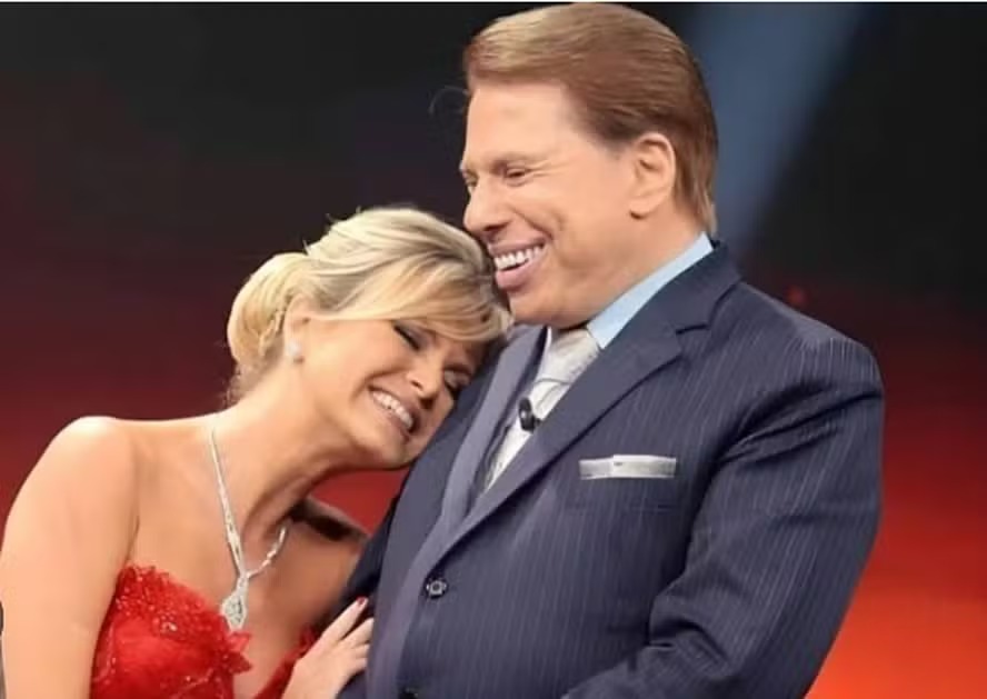 Eliana ao lado de Silvio Santos: homenagem no dia da morte do apresentador 