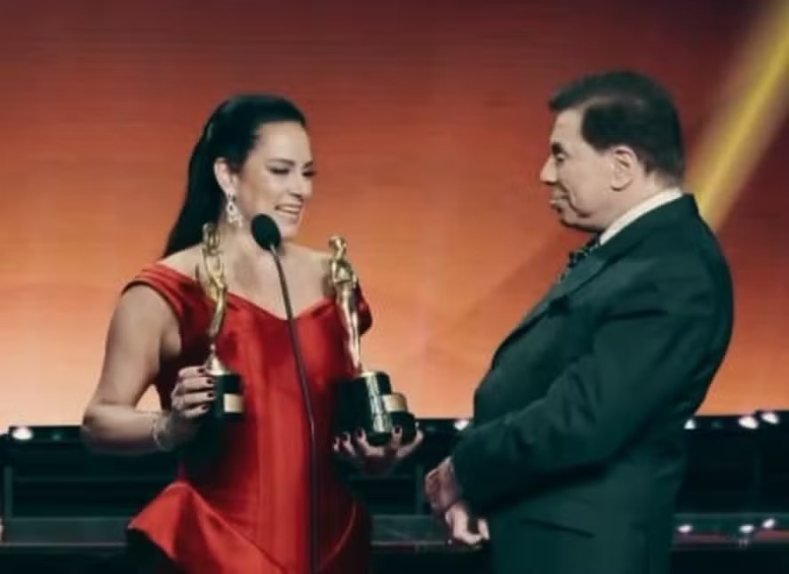 Silvia e Silvio durante uma apresentação do Troféu Imprensa 