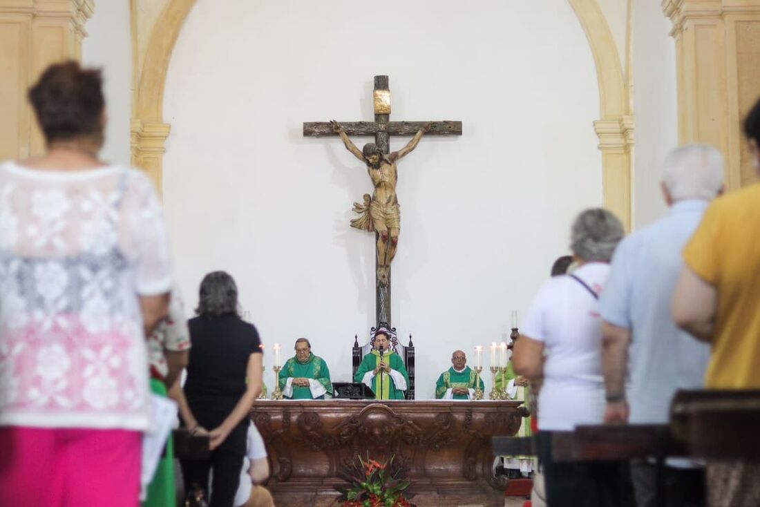 Missa realizada na Catedral do Santíssimo Salvador do Mundo, conhecida como a Catedral da Sé, em Olinda