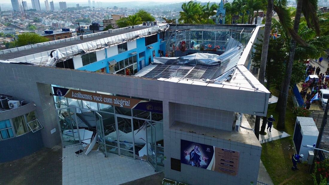 Desabamento do teto do Santuário de Nossa Senhora da Conceição, no Morro da Conceição, no Recife