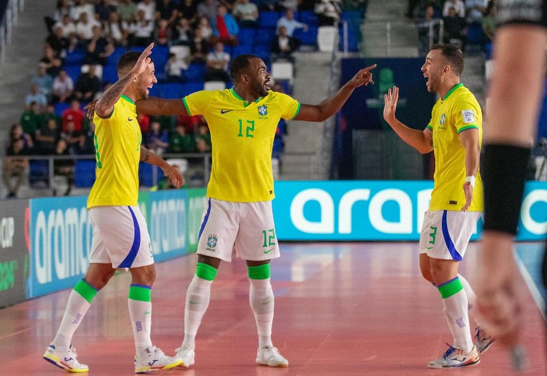 Brasil terminou, com sobras, com a melhor campanha da primeira fase da Copa do Mundo de Futsal