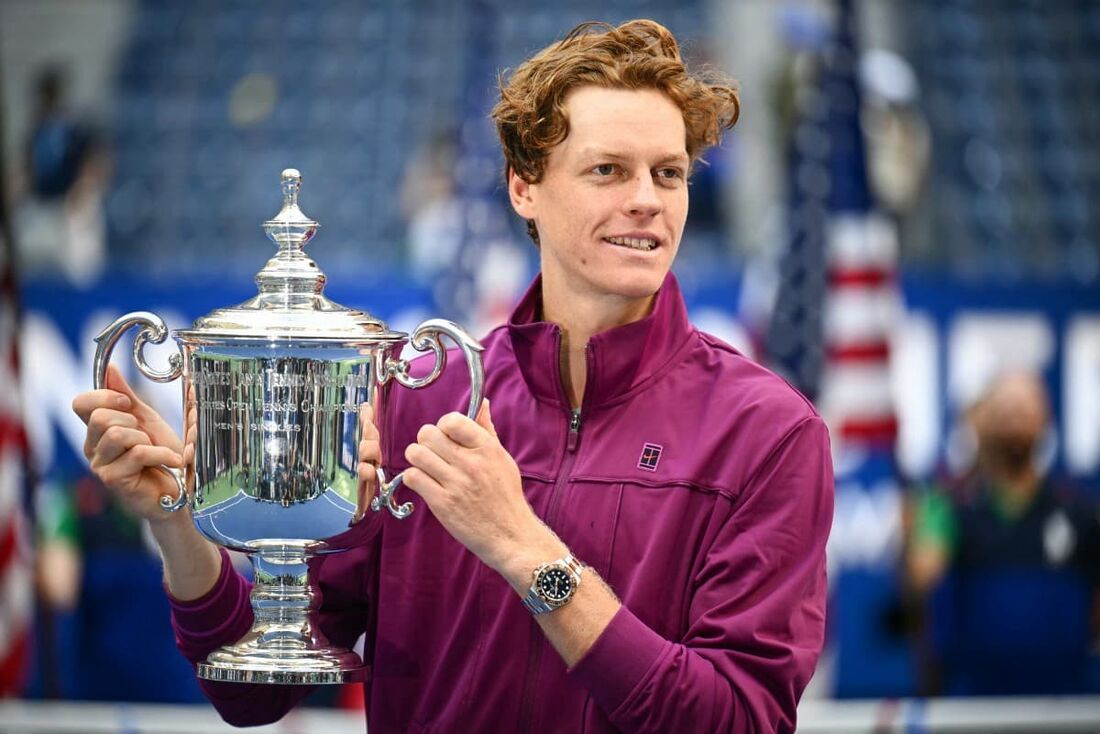 Sinner com o troféu de campeão do US Open