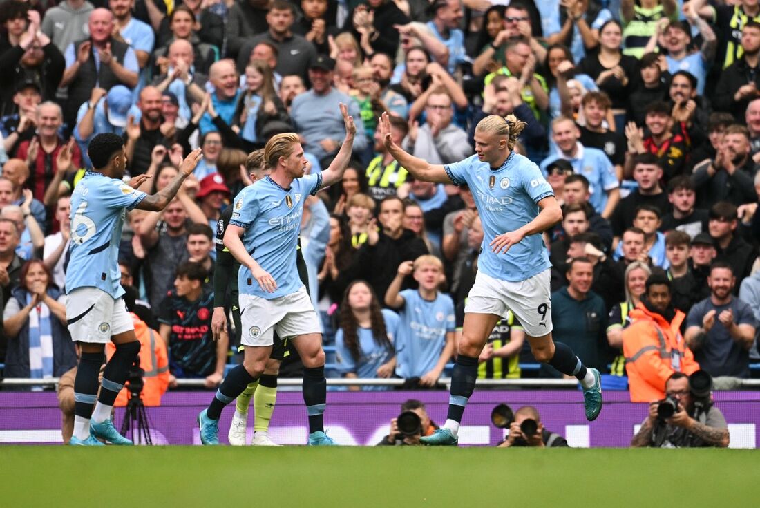 Manchester City vence o Brentford por 2 a 1