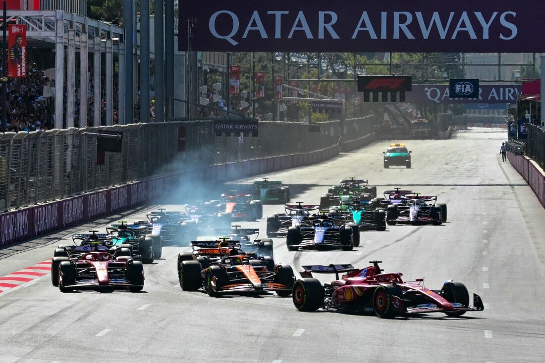 Largada do GP de Baku de Fórmula 1 