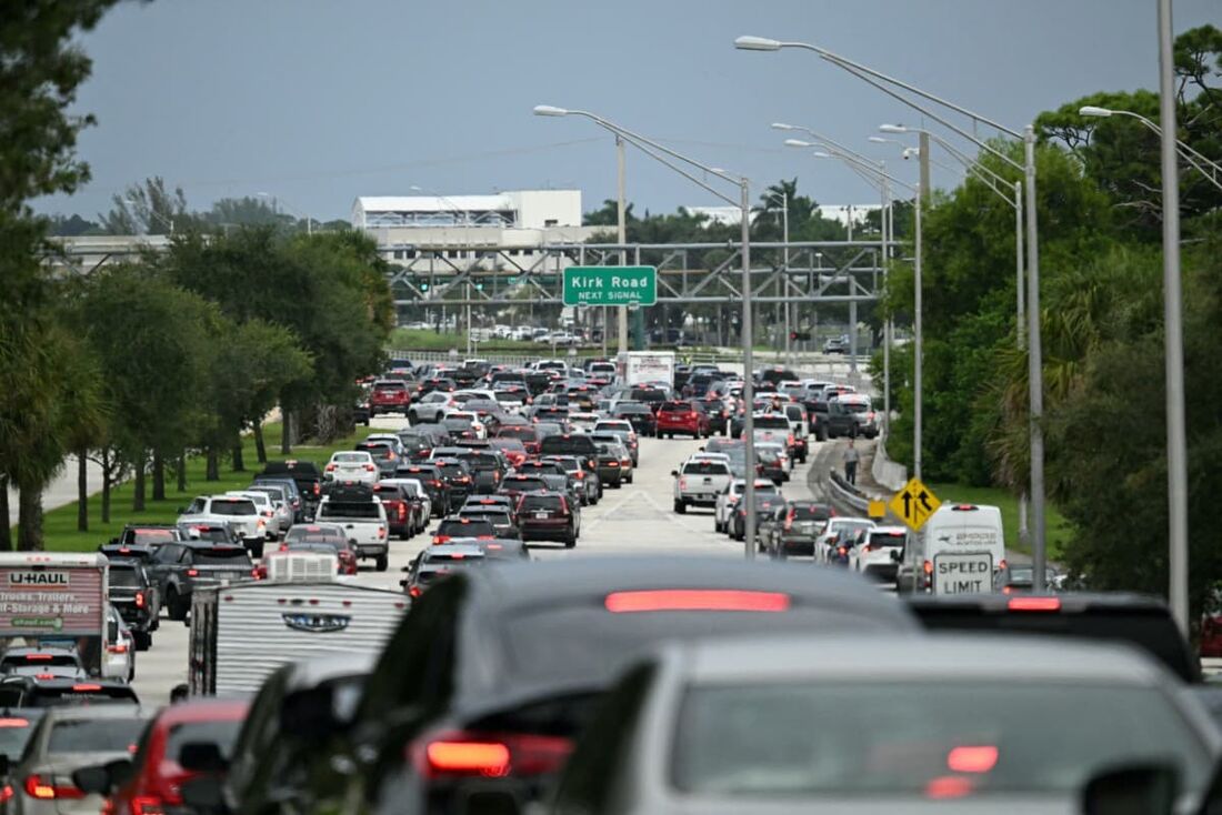 Polícia bloqueia estrada em West Palm após tiroteio nas proximidades da casa de Donald Trump