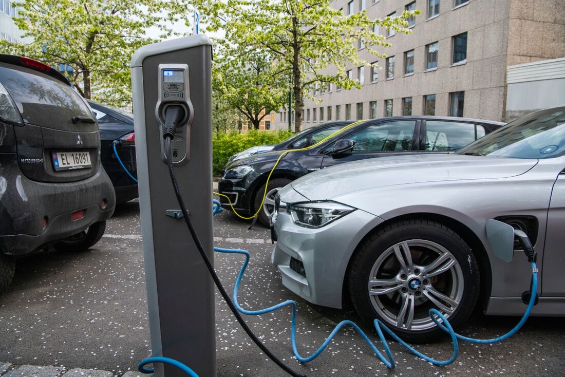 Carros elétricos na Noruega superam os de gasolina