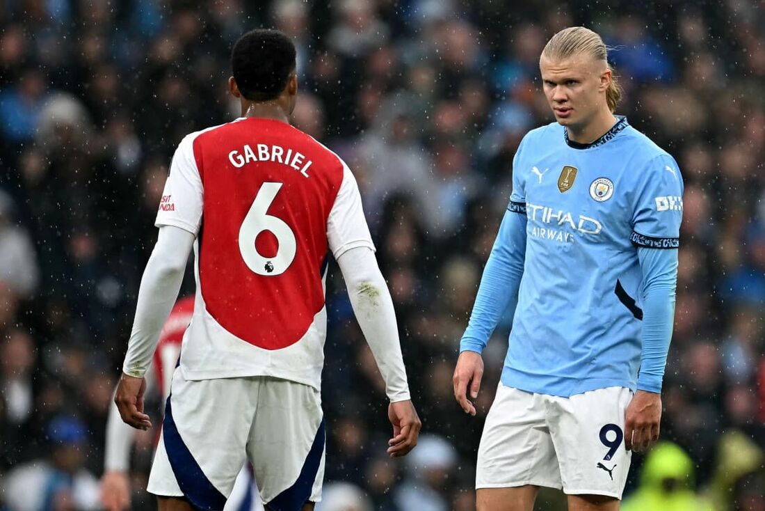 No clássico entre Manchester City e Arsenal, Haaland chegou ao seu 100&ordm; gol com a camisa dos citizens