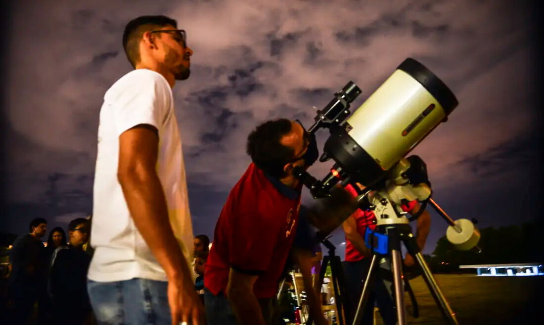 A partir do dia 22 de setembro, os interessados em astronomia poderão observar, aqui no Hemisfério Sul, a passagem pela Terra do cometa C2023 A3 (Tsuchinshan-Atlas)