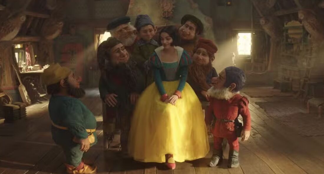 Cena de "Branca de neve" mostra protagonista com os sete anões 