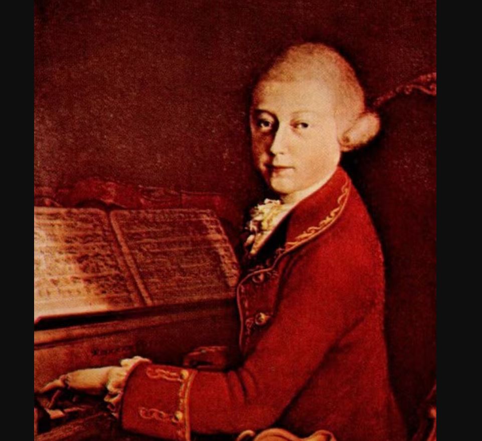 Mozart, uma criança prodígio, nasceu em 1756 e começou a compor desde cedo sob a direção de seu pai, Leopold Mozart