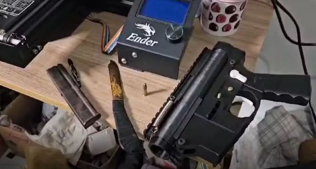 Armas feitas por impressora 3D foram apreendidas pela Polícia Federal em Araraquara 