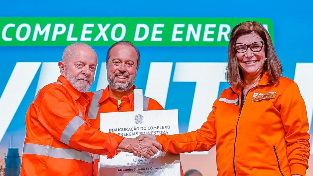 Presidente Lula, ministro de Minas e Energia, Alexandre Silveira e presidente da Petrobras, Magda Chambriard