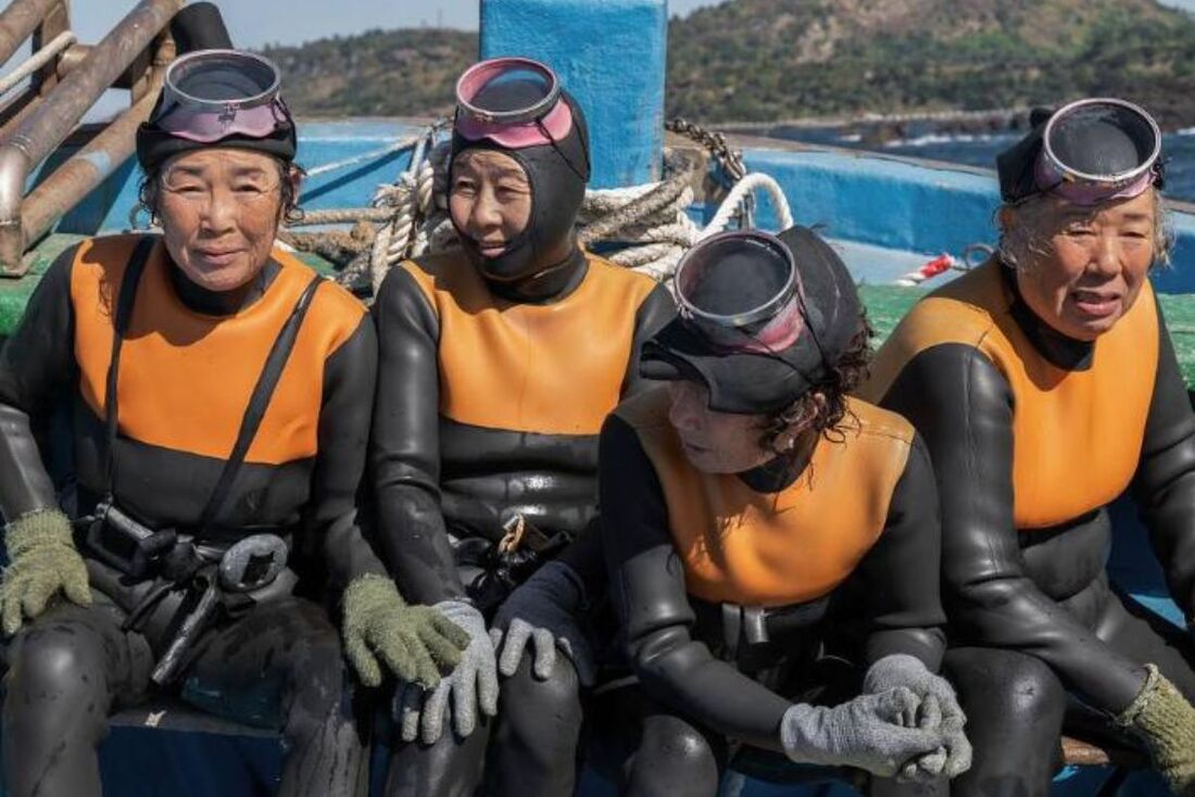 ''As Últimas Mulheres do Mar'' conta a história da comunidade matriarcal haenyeo que pesca na ilha sul-coreana de Jeju