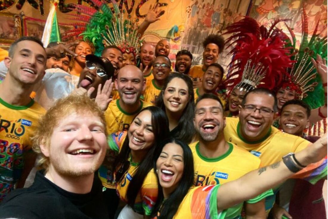 Ed Sheeran na sua visita ao barracão da escola de samba Grande Rio na Cidade do Samba