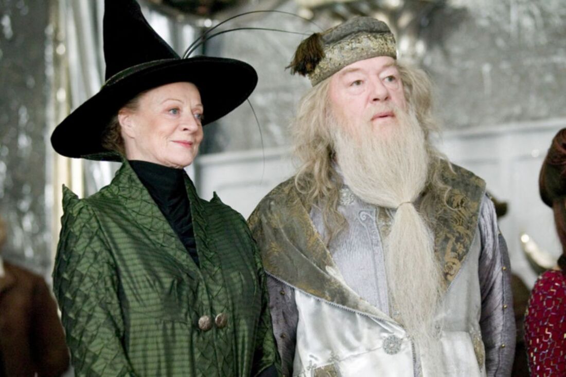 Maggie Smith e Michael Gambon atuando juntos na saga Harry Potter